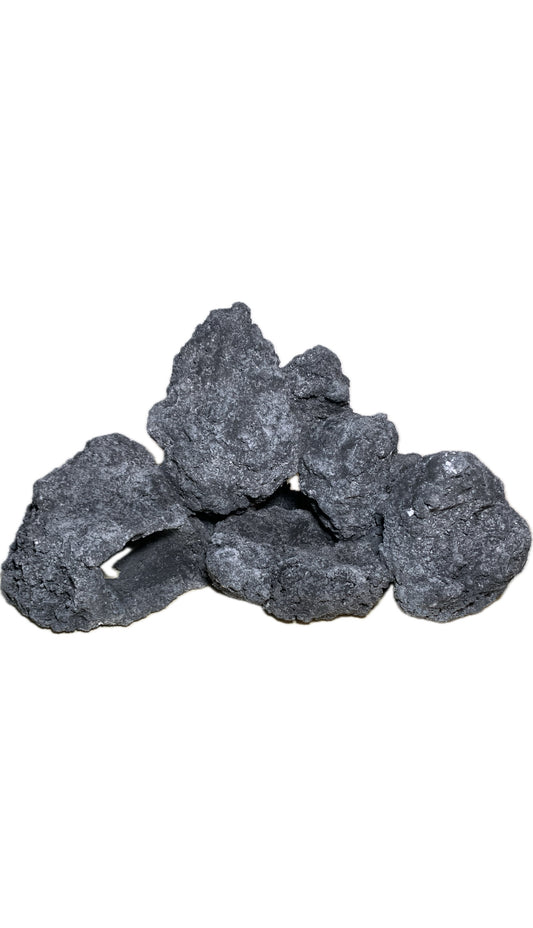 Schwarze künstliche Aquarium-Stein-Formation mit mehreren verbundenen Höhlenöffnungen für Zierfische.