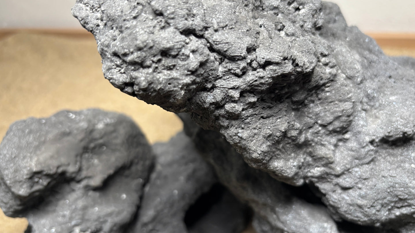 Caverocks #009 Volcanic Core 42x24x27cm (LxBxH)