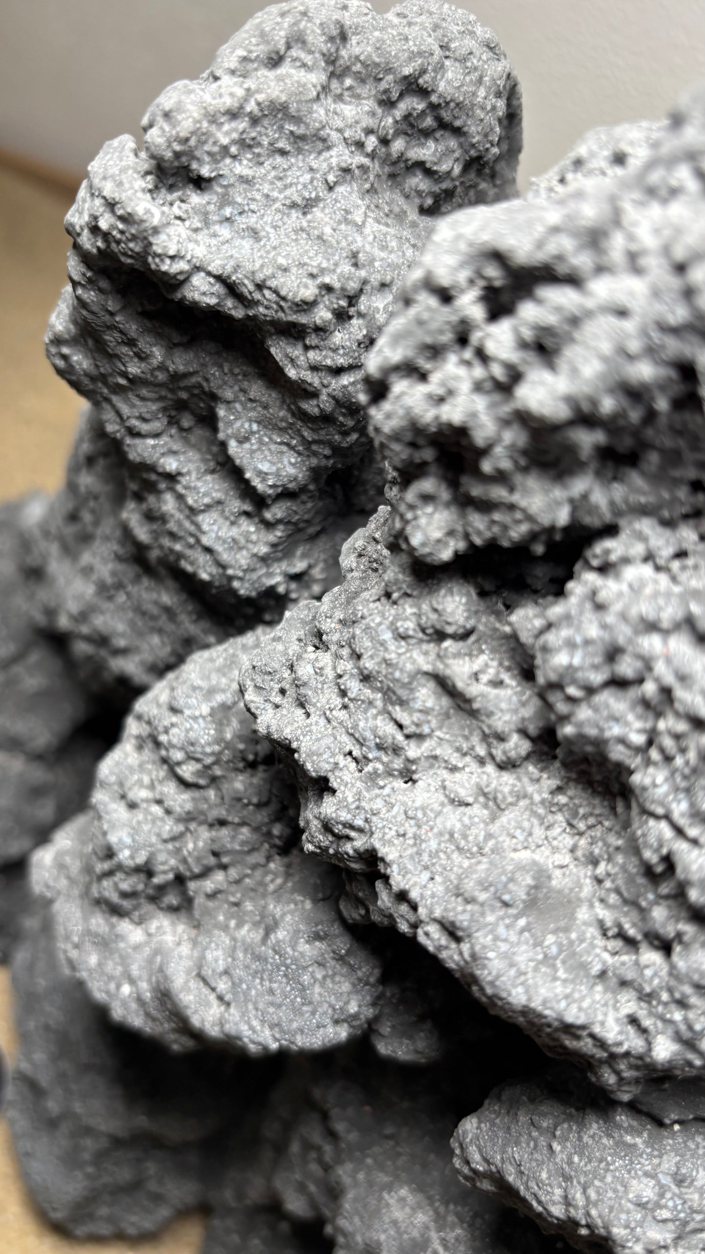 Caverocks #010 Volcanic Core 41x25x28cm (LxBxH)