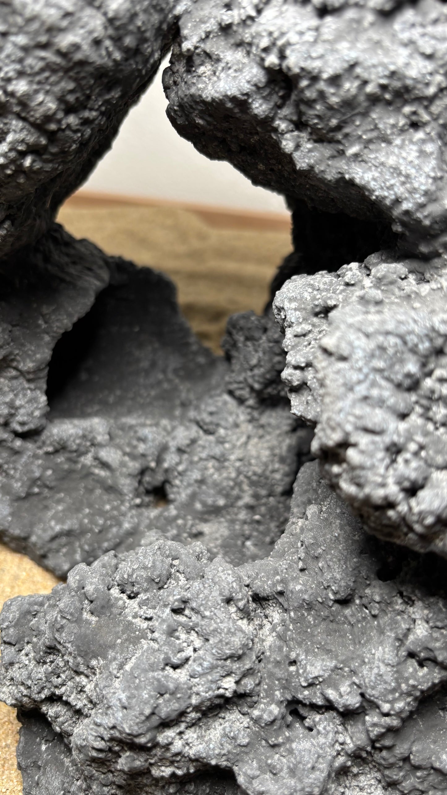 Caverocks #011 Volcanic Core 35x28x32cm (LxBxH)