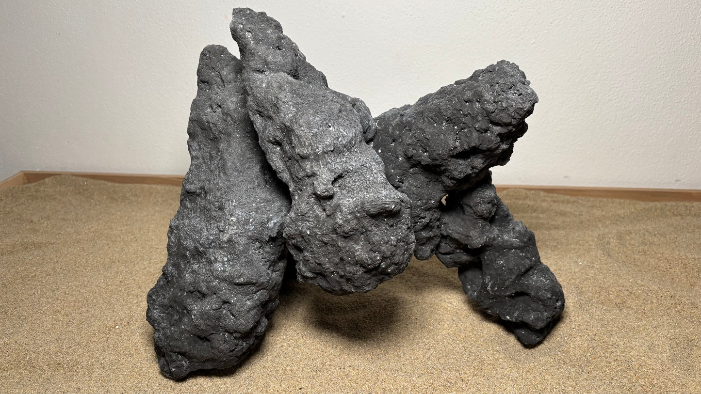 Caverocks #012 Volcanic Core 38x27x31cm (LxBxH)