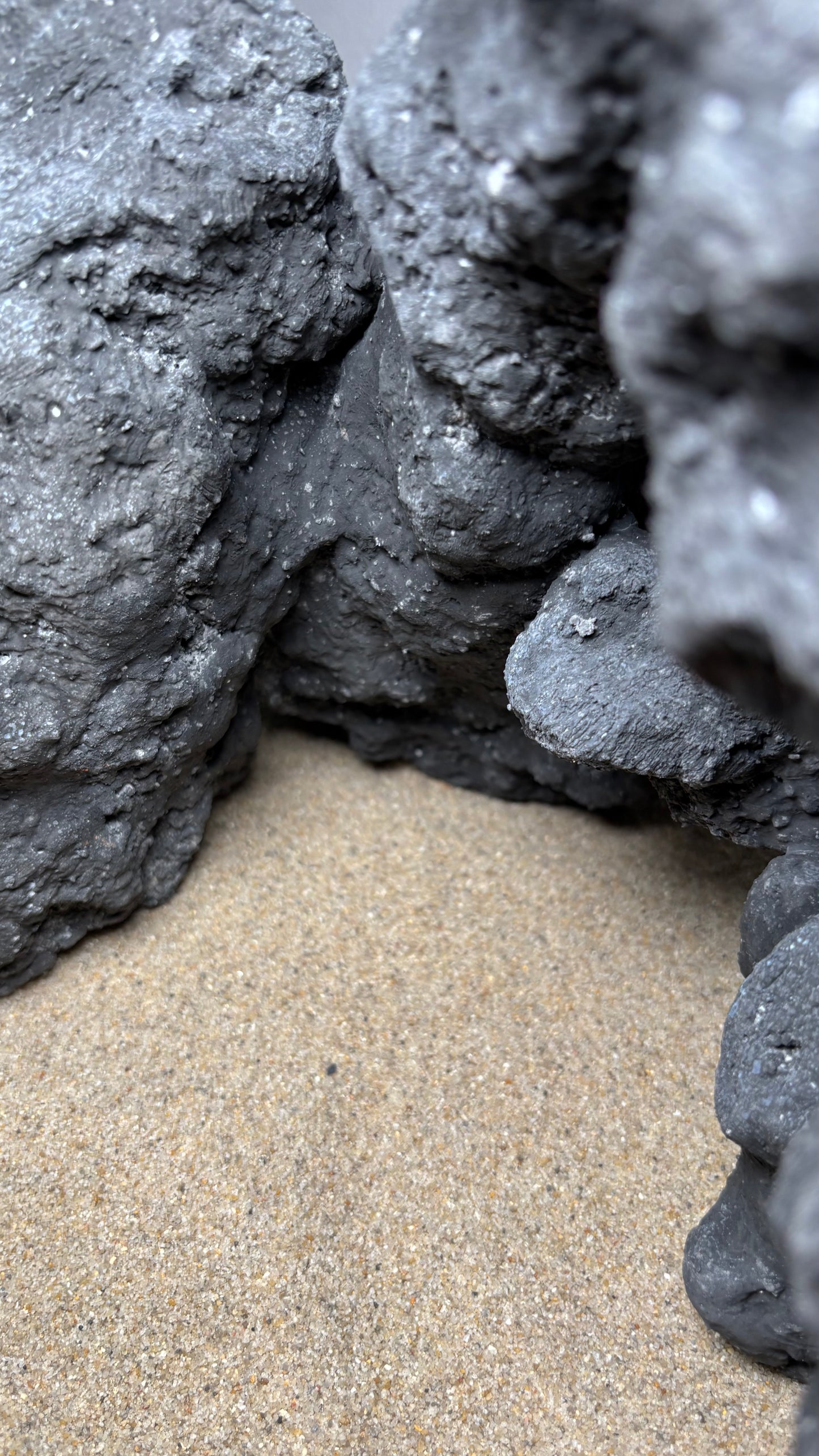 Caverocks #013 Volcanic Core 38x27x28cm (LxBxH)