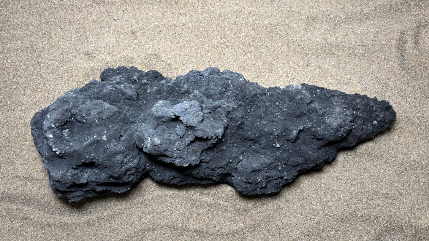 SingleRock #001 Volcanic Core 47x17x13cm (LxBxH)